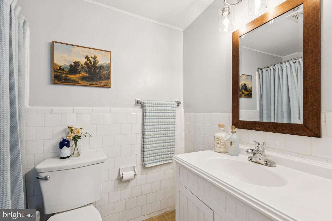 6437 RICHMOND HWY #203, ALEXANDRIA, Virginia 22306, 2 Bedrooms Bedrooms, ,1 BathroomBathrooms,Residential,For sale,6437 RICHMOND HWY #203,VAFX2253374 MLS # VAFX2253374