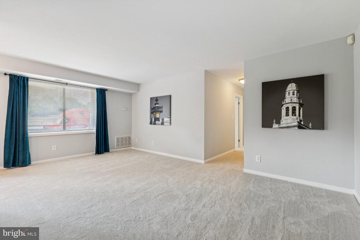 6437 RICHMOND HWY #203, ALEXANDRIA, Virginia 22306, 2 Bedrooms Bedrooms, ,1 BathroomBathrooms,Residential,For sale,6437 RICHMOND HWY #203,VAFX2253374 MLS # VAFX2253374