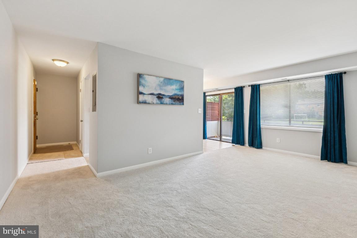 6437 RICHMOND HWY #203, ALEXANDRIA, Virginia 22306, 2 Bedrooms Bedrooms, ,1 BathroomBathrooms,Residential,For sale,6437 RICHMOND HWY #203,VAFX2253374 MLS # VAFX2253374