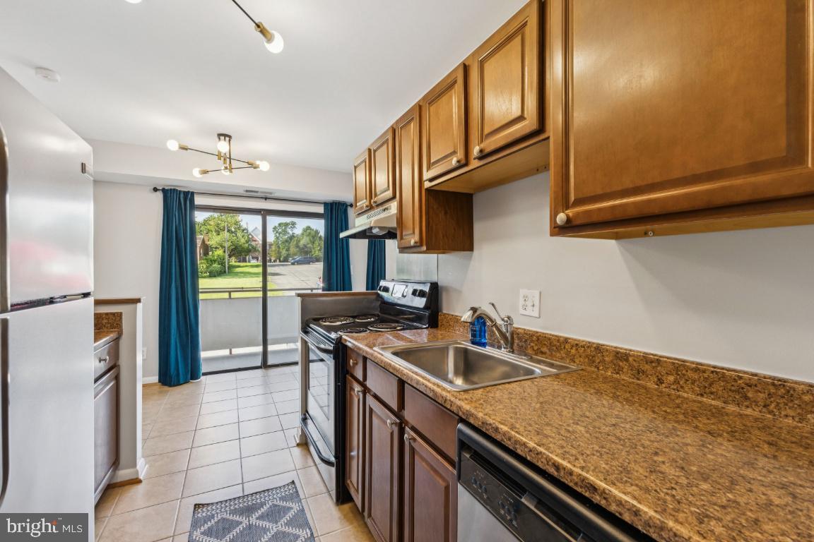 6437 RICHMOND HWY #203, ALEXANDRIA, Virginia 22306, 2 Bedrooms Bedrooms, ,1 BathroomBathrooms,Residential,For sale,6437 RICHMOND HWY #203,VAFX2253374 MLS # VAFX2253374