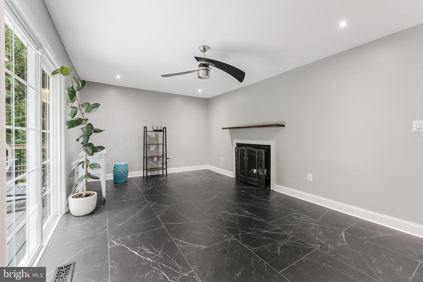 13283 KENNY RD, WOODBRIDGE, Virginia 22193, 4 Bedrooms Bedrooms, ,2 BathroomsBathrooms,Residential,For sale,13283 KENNY RD,VAPW2098574 MLS # VAPW2098574