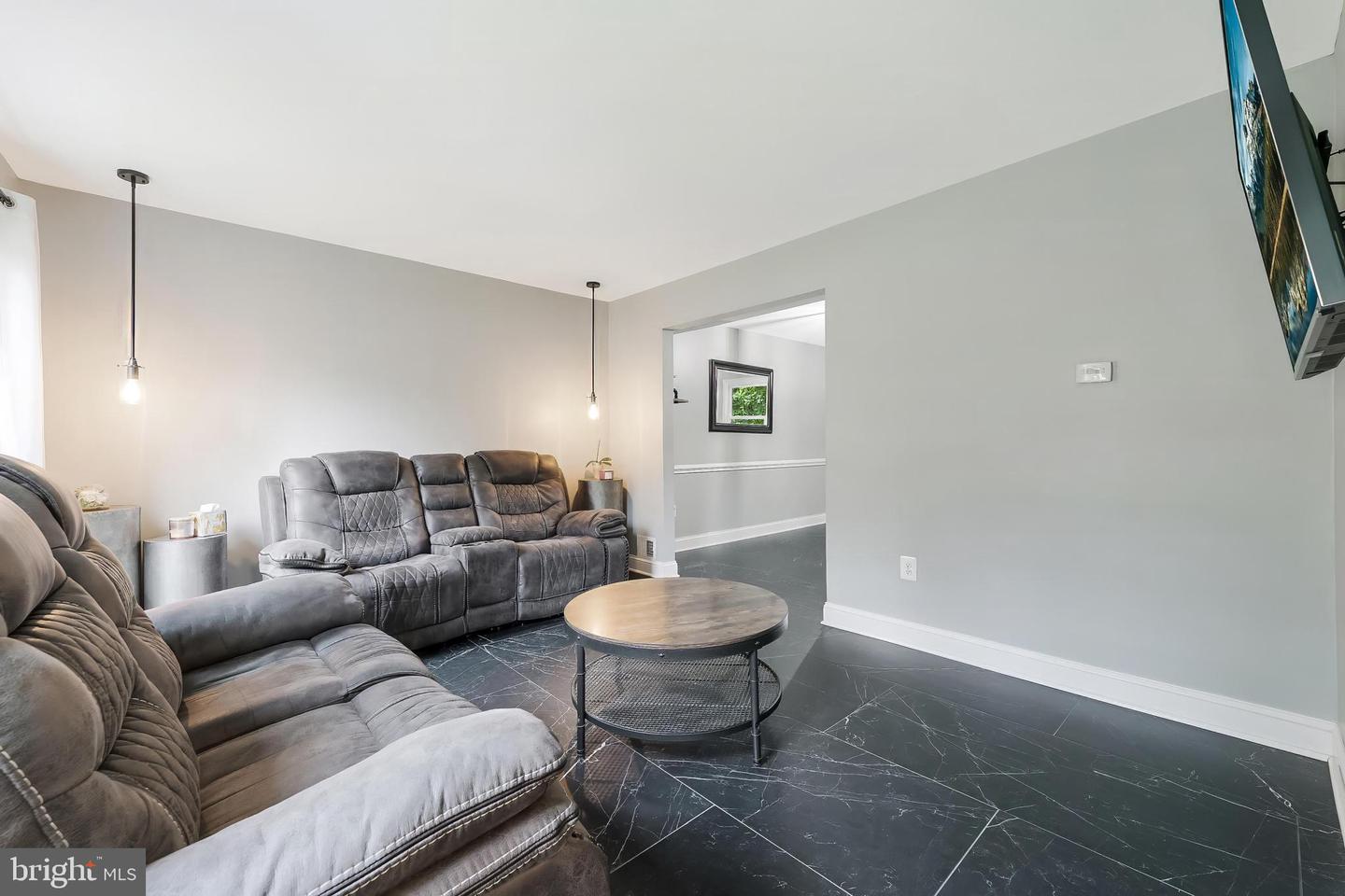 13283 KENNY RD, WOODBRIDGE, Virginia 22193, 4 Bedrooms Bedrooms, ,2 BathroomsBathrooms,Residential,For sale,13283 KENNY RD,VAPW2098574 MLS # VAPW2098574
