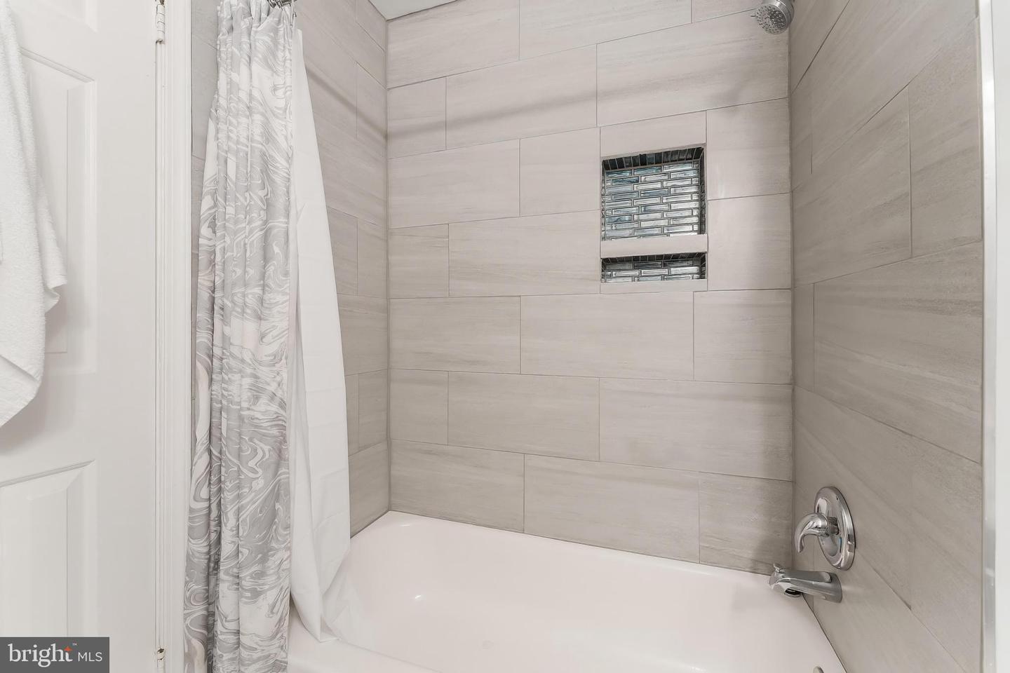 13283 KENNY RD, WOODBRIDGE, Virginia 22193, 4 Bedrooms Bedrooms, ,2 BathroomsBathrooms,Residential,For sale,13283 KENNY RD,VAPW2098574 MLS # VAPW2098574