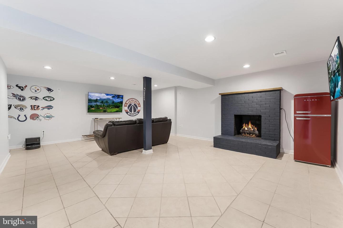 13283 KENNY RD, WOODBRIDGE, Virginia 22193, 4 Bedrooms Bedrooms, ,2 BathroomsBathrooms,Residential,For sale,13283 KENNY RD,VAPW2098574 MLS # VAPW2098574
