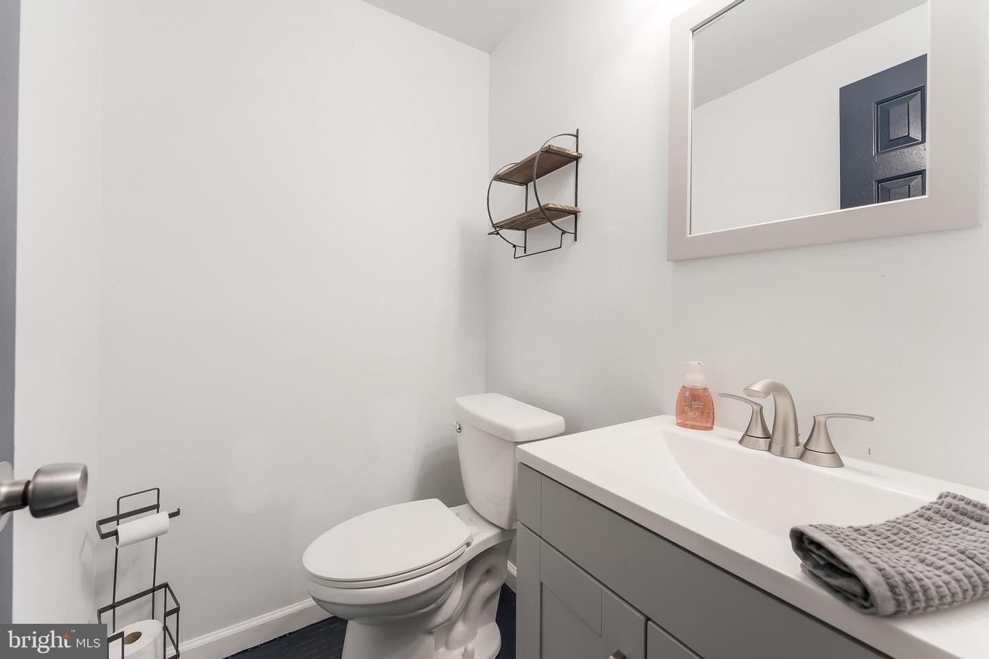 13283 KENNY RD, WOODBRIDGE, Virginia 22193, 4 Bedrooms Bedrooms, ,2 BathroomsBathrooms,Residential,For sale,13283 KENNY RD,VAPW2098574 MLS # VAPW2098574