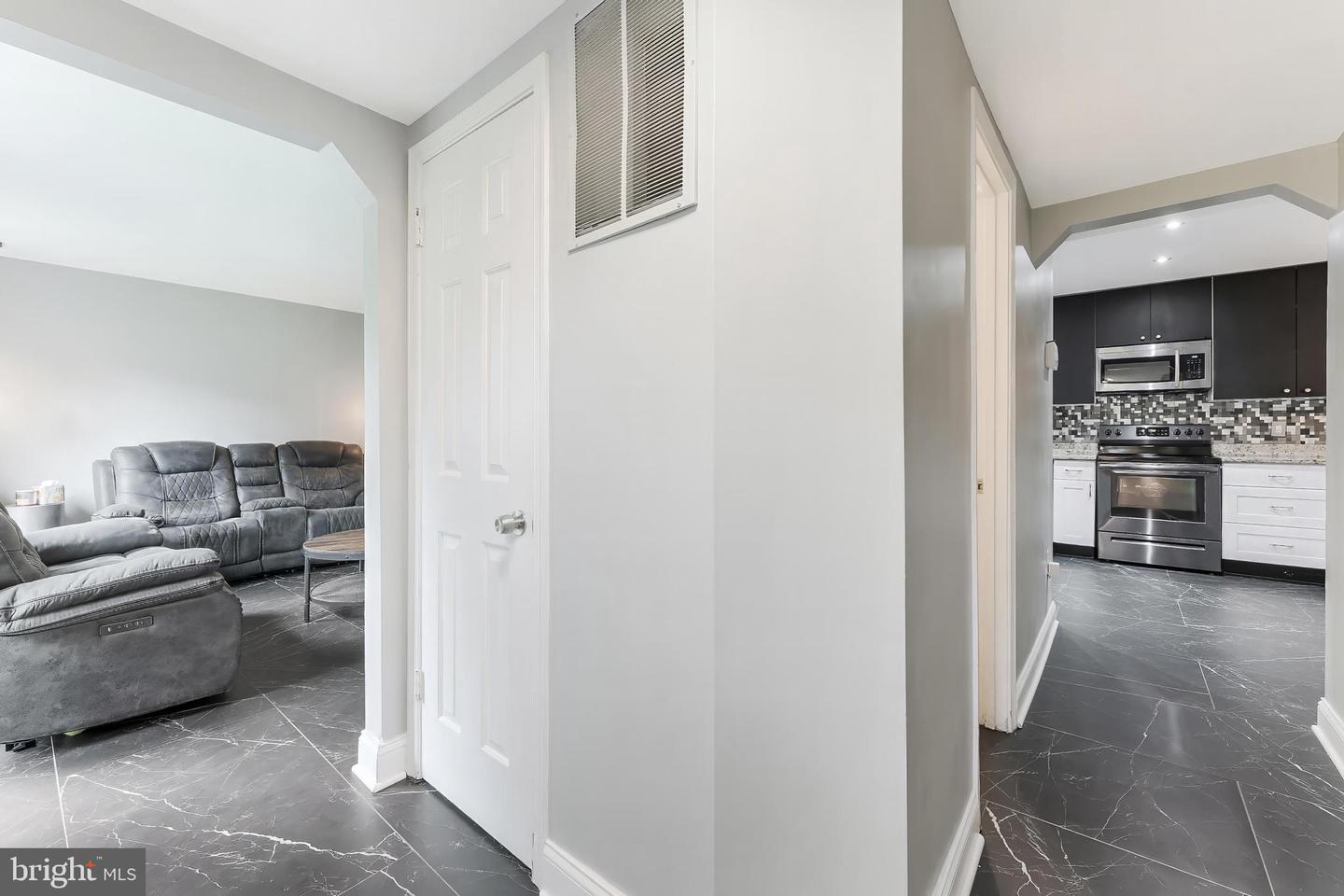 13283 KENNY RD, WOODBRIDGE, Virginia 22193, 4 Bedrooms Bedrooms, ,2 BathroomsBathrooms,Residential,For sale,13283 KENNY RD,VAPW2098574 MLS # VAPW2098574