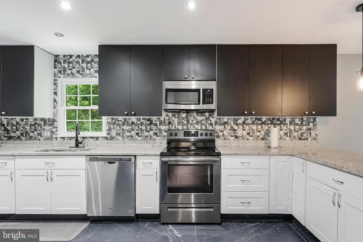13283 KENNY RD, WOODBRIDGE, Virginia 22193, 4 Bedrooms Bedrooms, ,2 BathroomsBathrooms,Residential,For sale,13283 KENNY RD,VAPW2098574 MLS # VAPW2098574
