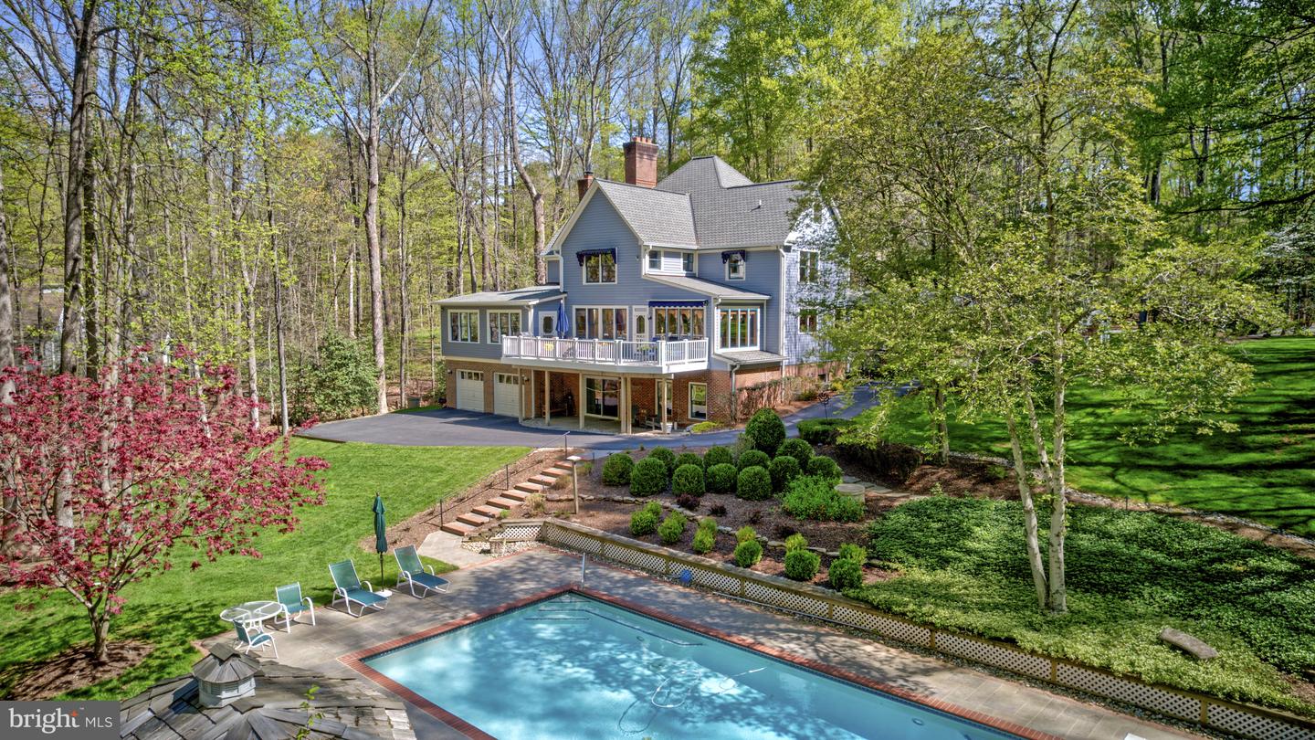 204 RIVER PARK DR, GREAT FALLS, Virginia 22066, 5 Bedrooms Bedrooms, ,4 BathroomsBathrooms,Residential,For sale,204 RIVER PARK DR,VAFX2253696 MLS # VAFX2253696