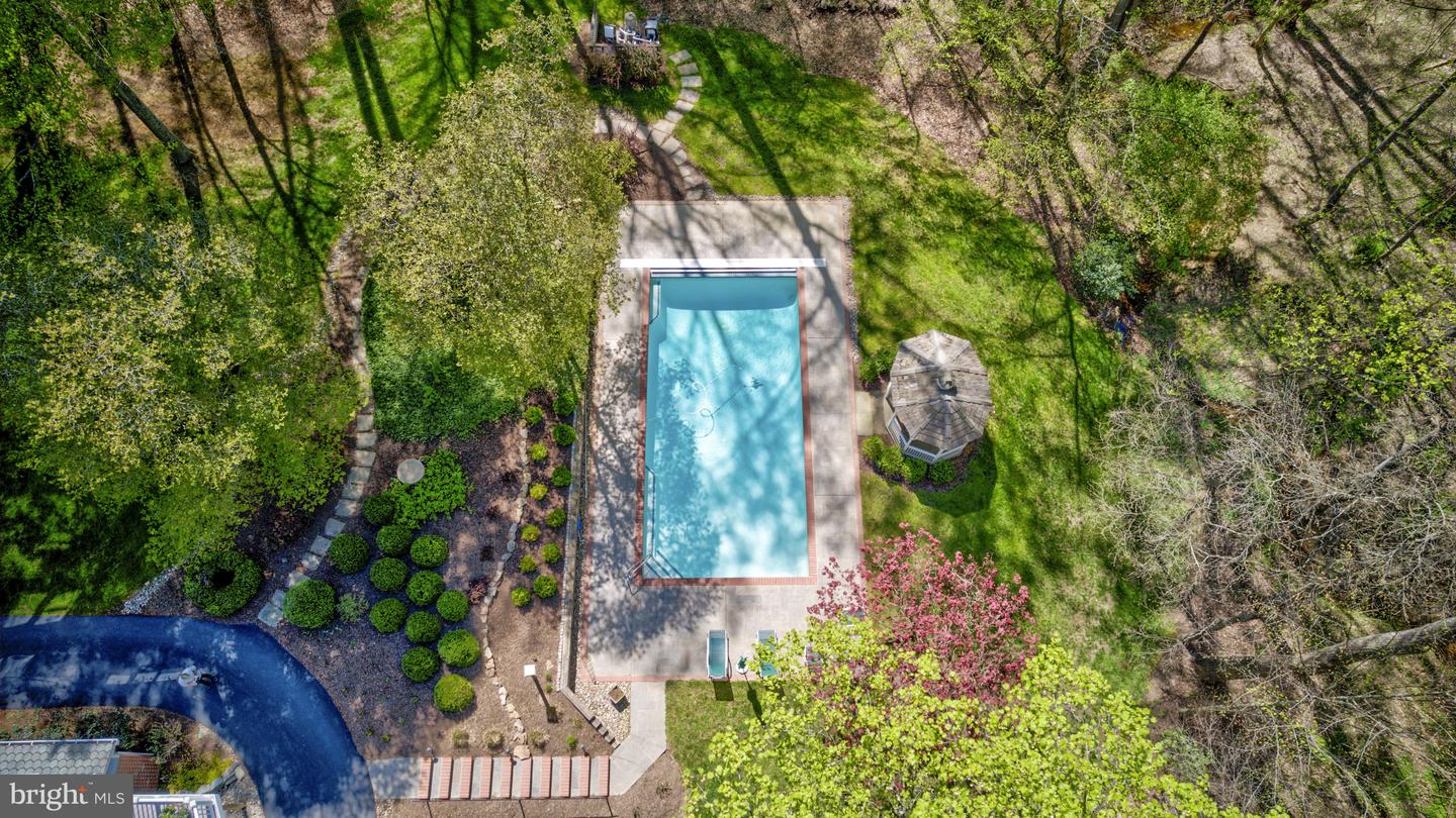 204 RIVER PARK DR, GREAT FALLS, Virginia 22066, 5 Bedrooms Bedrooms, ,4 BathroomsBathrooms,Residential,For sale,204 RIVER PARK DR,VAFX2253696 MLS # VAFX2253696