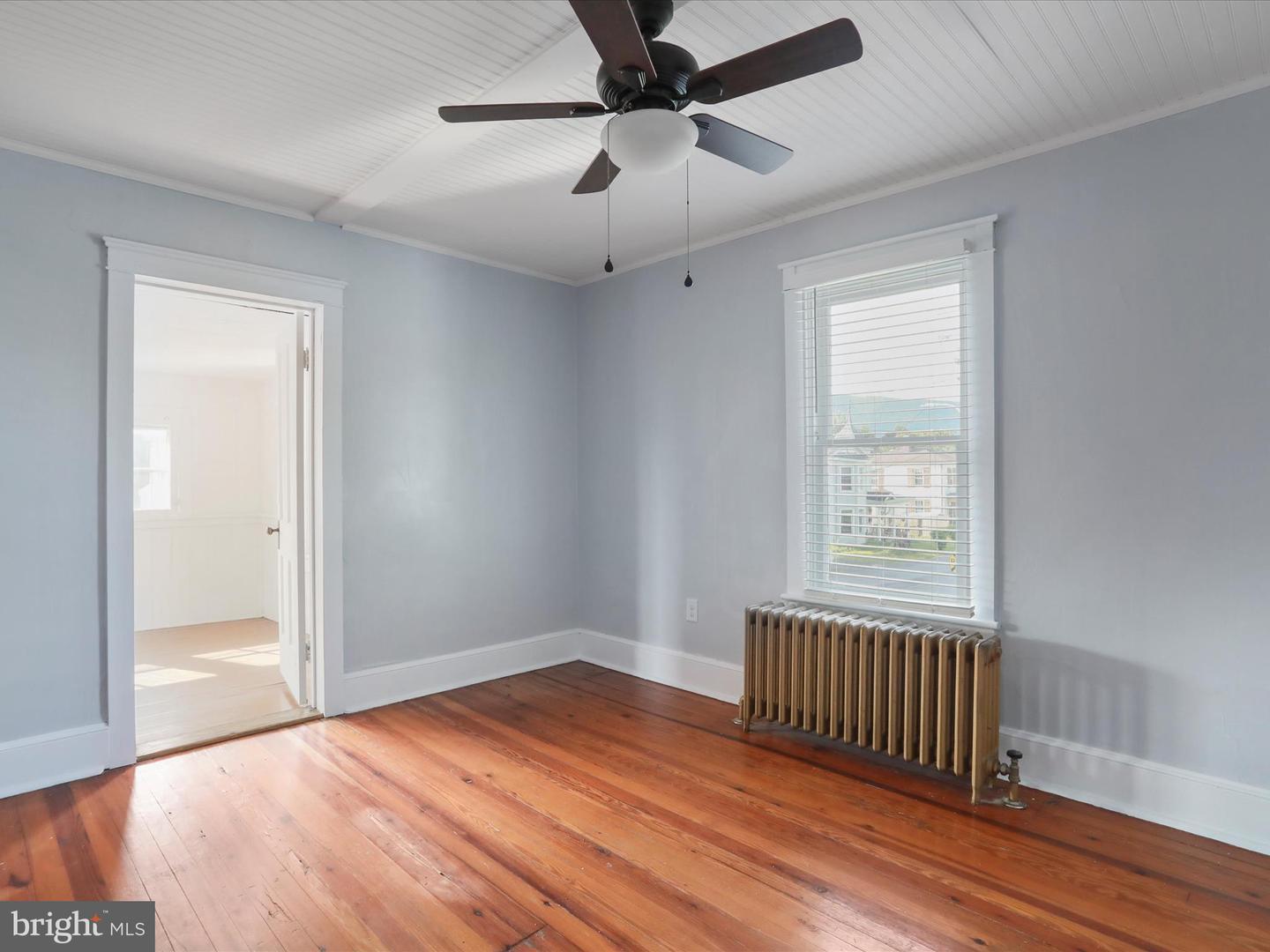 588 E KING ST, STRASBURG, Virginia 22657, 3 Bedrooms Bedrooms, ,1 BathroomBathrooms,Residential,For sale,588 E KING ST,VASH2011926 MLS # VASH2011926