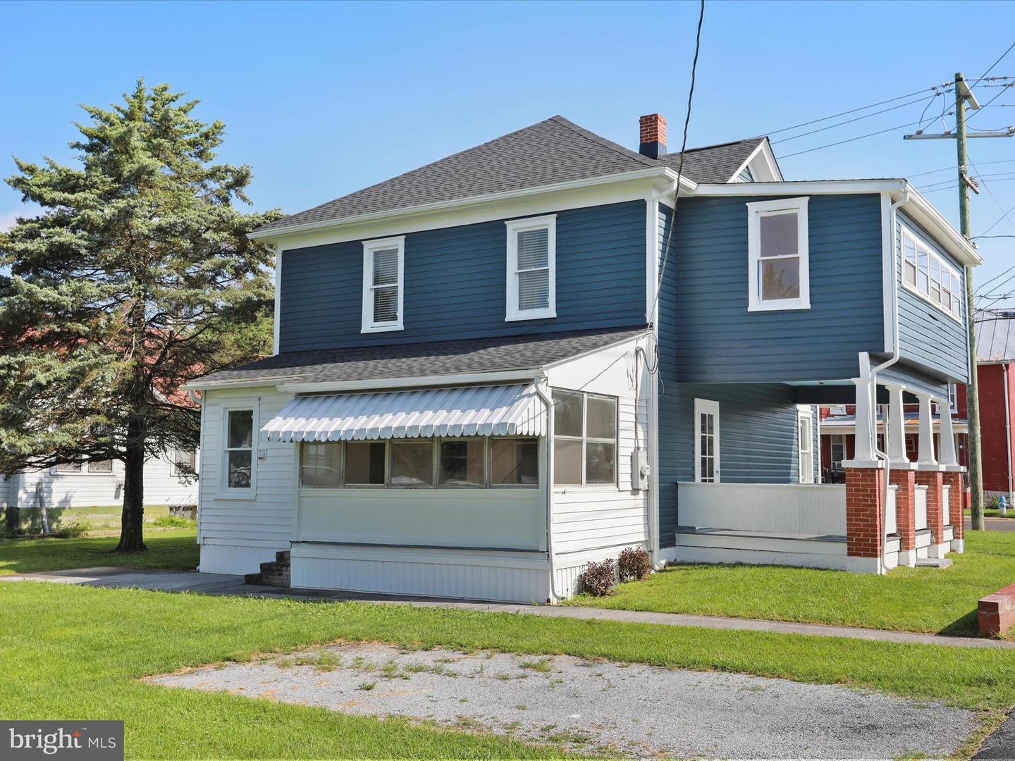 588 E KING ST, STRASBURG, Virginia 22657, 3 Bedrooms Bedrooms, ,1 BathroomBathrooms,Residential,For sale,588 E KING ST,VASH2011926 MLS # VASH2011926