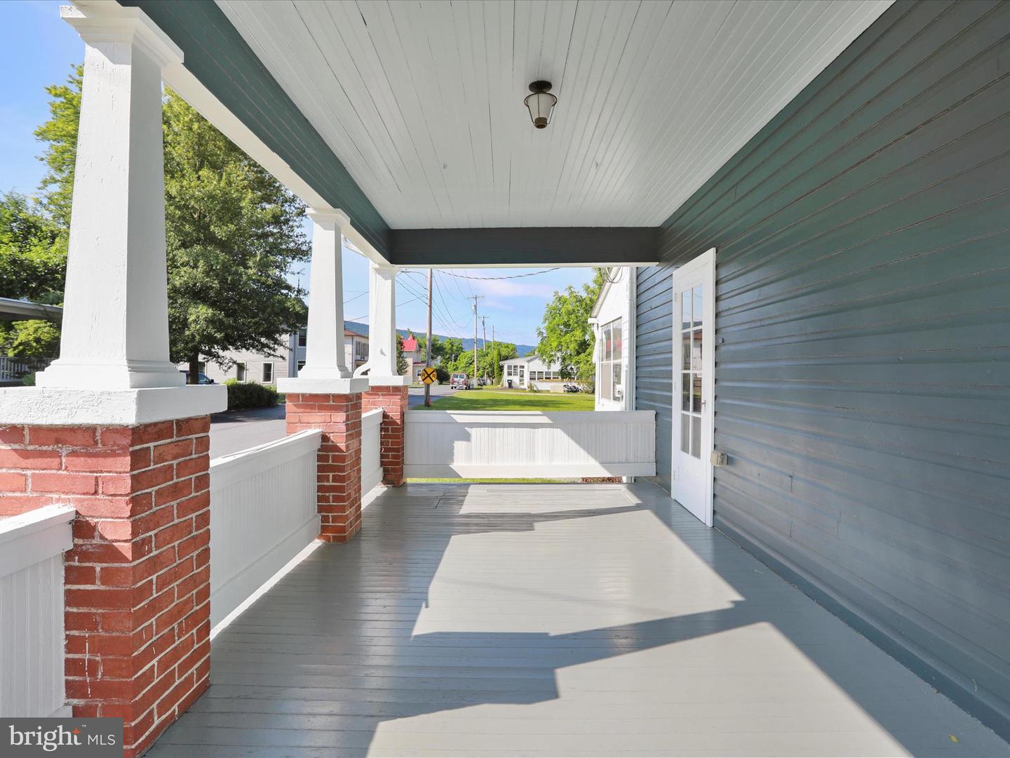 588 E KING ST, STRASBURG, Virginia 22657, 3 Bedrooms Bedrooms, ,1 BathroomBathrooms,Residential,For sale,588 E KING ST,VASH2011926 MLS # VASH2011926