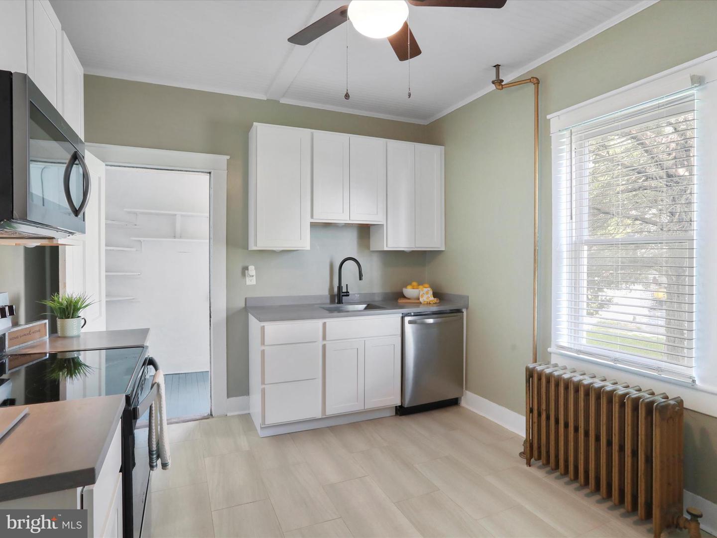 588 E KING ST, STRASBURG, Virginia 22657, 3 Bedrooms Bedrooms, ,1 BathroomBathrooms,Residential,For sale,588 E KING ST,VASH2011926 MLS # VASH2011926