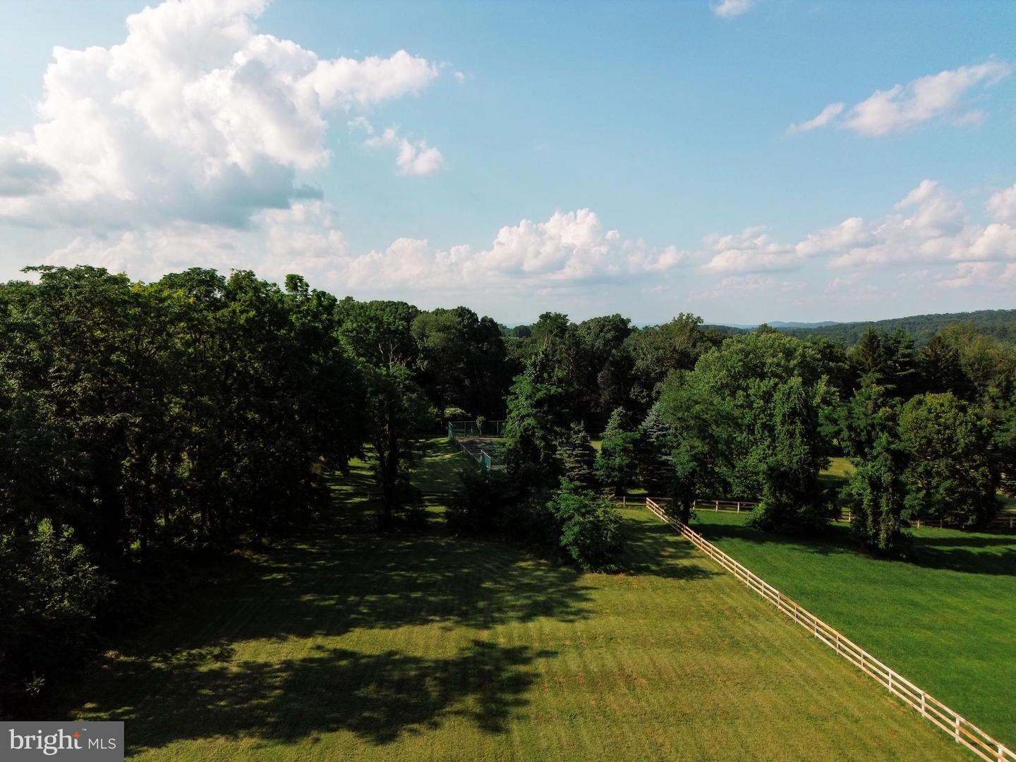17115 SIMPSON CIR, PAEONIAN SPRINGS, Virginia 20129, 4 Bedrooms Bedrooms, ,3 BathroomsBathrooms,Residential,For sale,17115 SIMPSON CIR,VALO2101376 MLS # VALO2101376