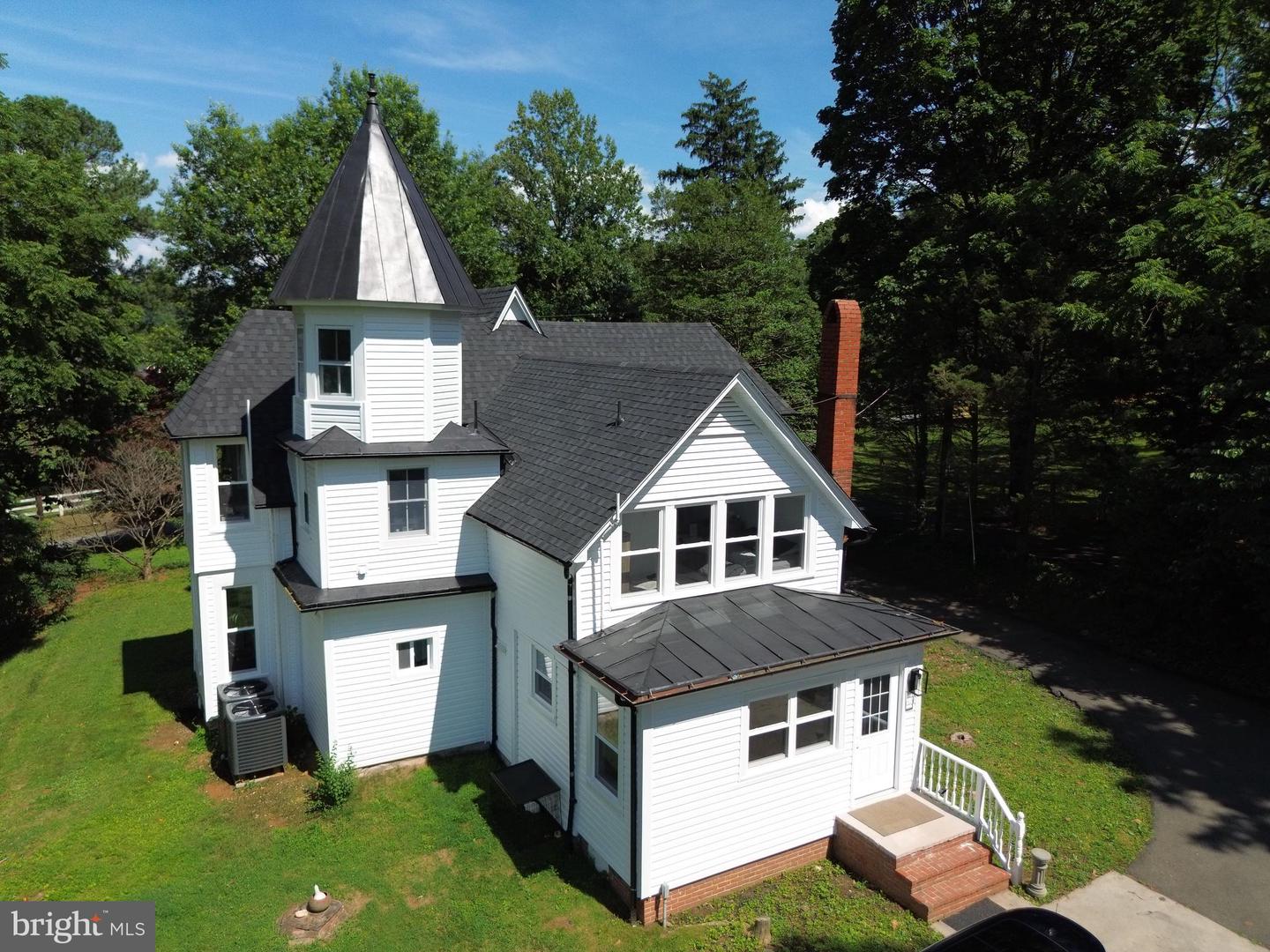 17115 SIMPSON CIR, PAEONIAN SPRINGS, Virginia 20129, 4 Bedrooms Bedrooms, ,3 BathroomsBathrooms,Residential,For sale,17115 SIMPSON CIR,VALO2101376 MLS # VALO2101376