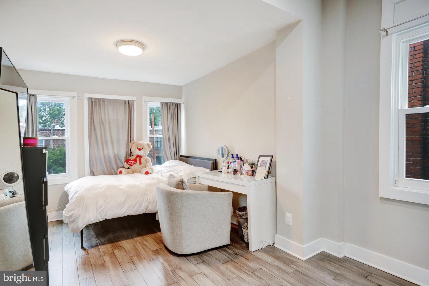 113 R ST NE, WASHINGTON, District Of Columbia 20002, 4 Bedrooms Bedrooms, ,4 BathroomsBathrooms,Residential,For sale,113 R ST NE,DCDC2209280 MLS # DCDC2209280