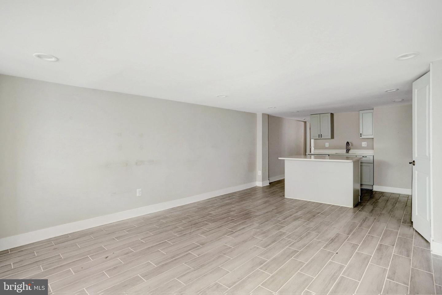 113 R ST NE, WASHINGTON, District Of Columbia 20002, 4 Bedrooms Bedrooms, ,4 BathroomsBathrooms,Residential,For sale,113 R ST NE,DCDC2209280 MLS # DCDC2209280
