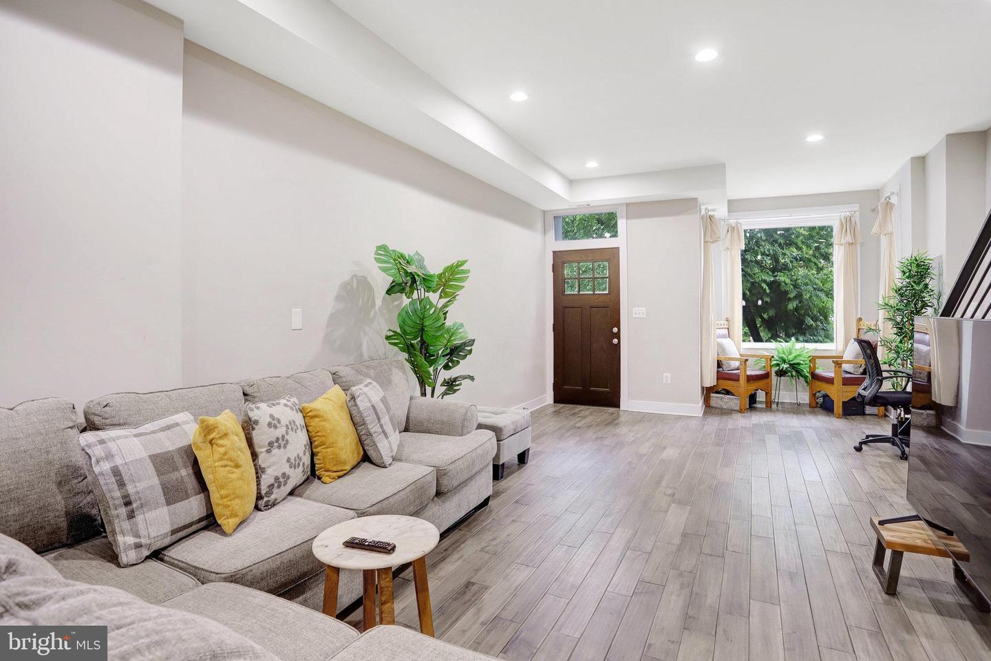 113 R ST NE, WASHINGTON, District Of Columbia 20002, 4 Bedrooms Bedrooms, ,4 BathroomsBathrooms,Residential,For sale,113 R ST NE,DCDC2209280 MLS # DCDC2209280