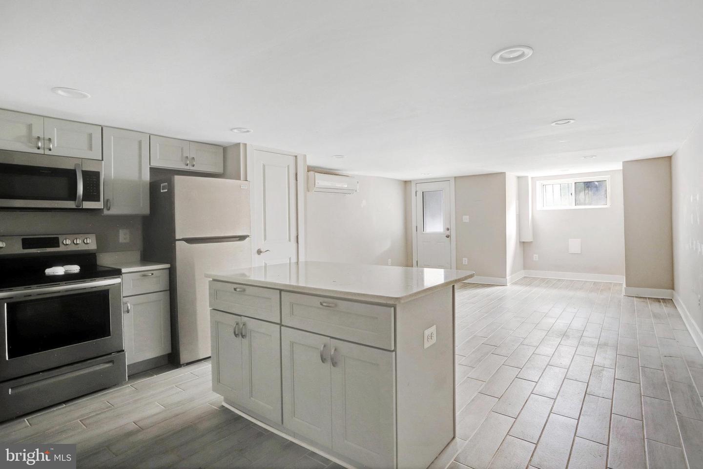 113 R ST NE, WASHINGTON, District Of Columbia 20002, 4 Bedrooms Bedrooms, ,4 BathroomsBathrooms,Residential,For sale,113 R ST NE,DCDC2209280 MLS # DCDC2209280