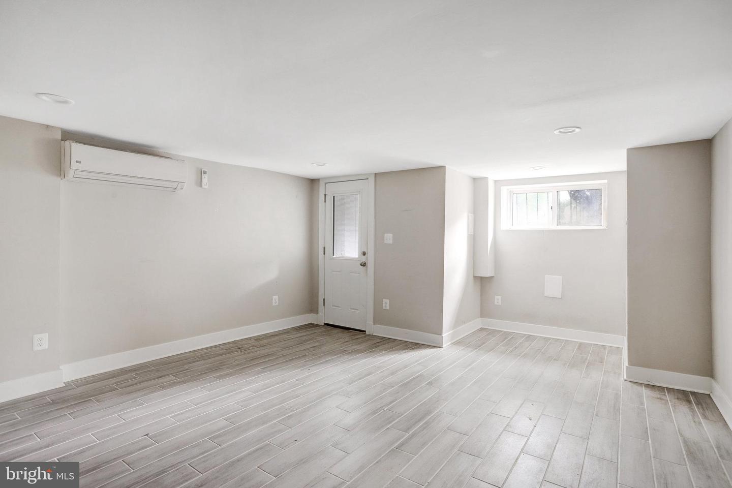 113 R ST NE, WASHINGTON, District Of Columbia 20002, 4 Bedrooms Bedrooms, ,4 BathroomsBathrooms,Residential,For sale,113 R ST NE,DCDC2209280 MLS # DCDC2209280
