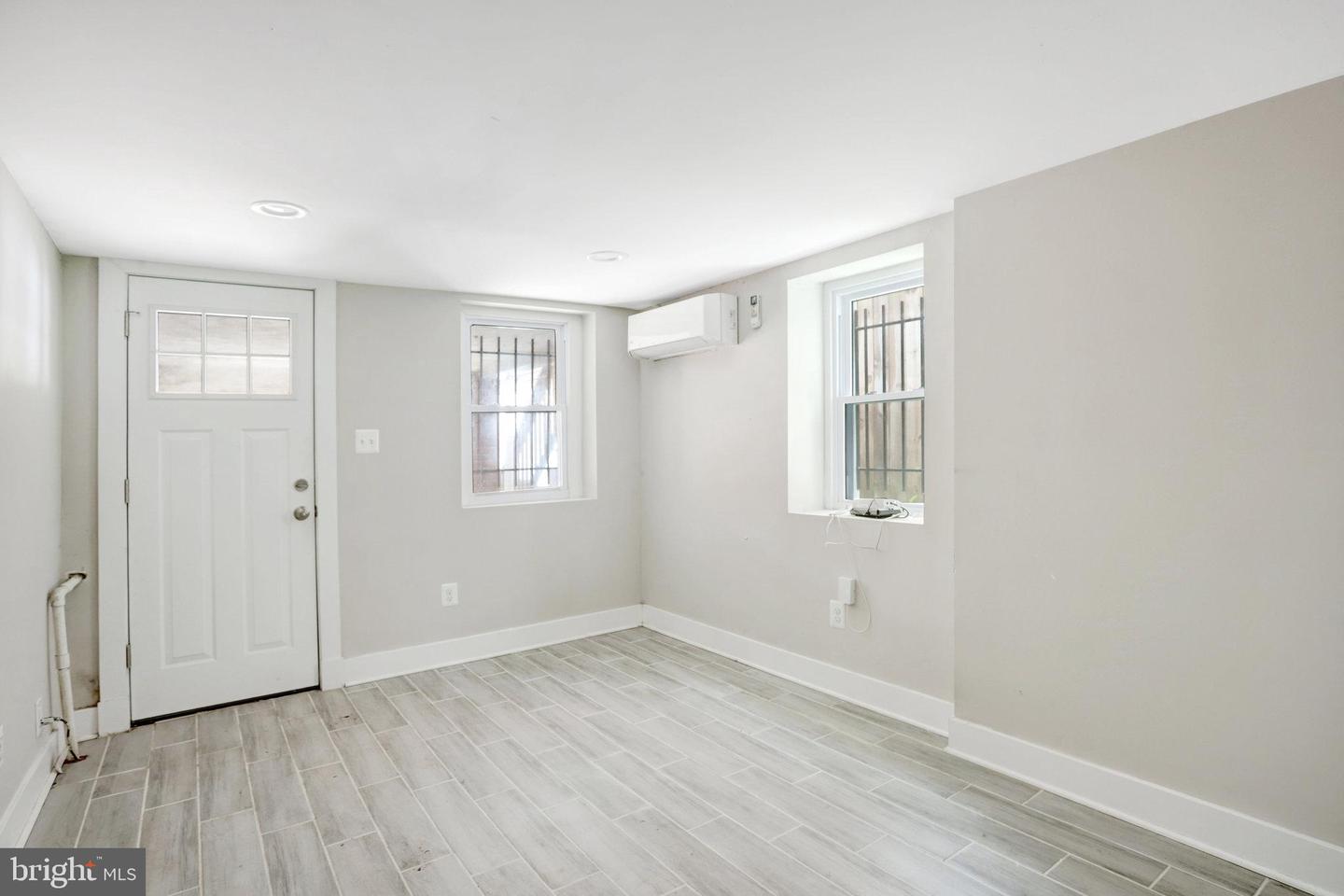 113 R ST NE, WASHINGTON, District Of Columbia 20002, 4 Bedrooms Bedrooms, ,4 BathroomsBathrooms,Residential,For sale,113 R ST NE,DCDC2209280 MLS # DCDC2209280