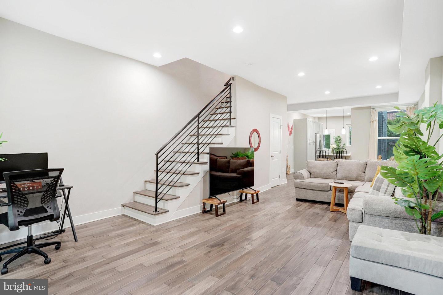 113 R ST NE, WASHINGTON, District Of Columbia 20002, 4 Bedrooms Bedrooms, ,4 BathroomsBathrooms,Residential,For sale,113 R ST NE,DCDC2209280 MLS # DCDC2209280
