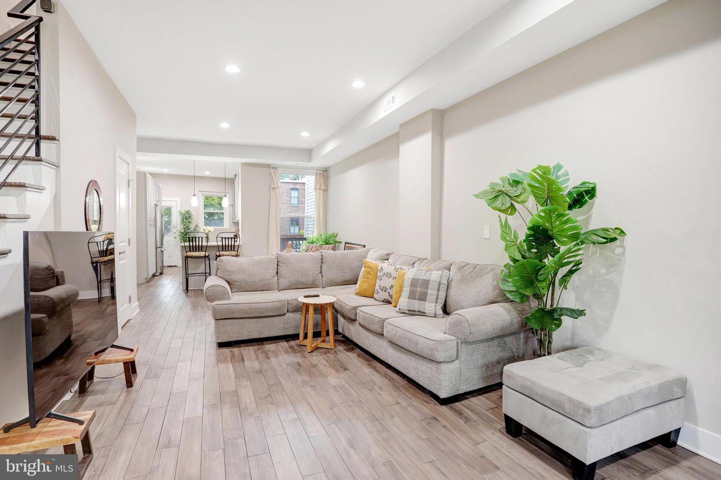 113 R ST NE, WASHINGTON, District Of Columbia 20002, 4 Bedrooms Bedrooms, ,4 BathroomsBathrooms,Residential,For sale,113 R ST NE,DCDC2209280 MLS # DCDC2209280