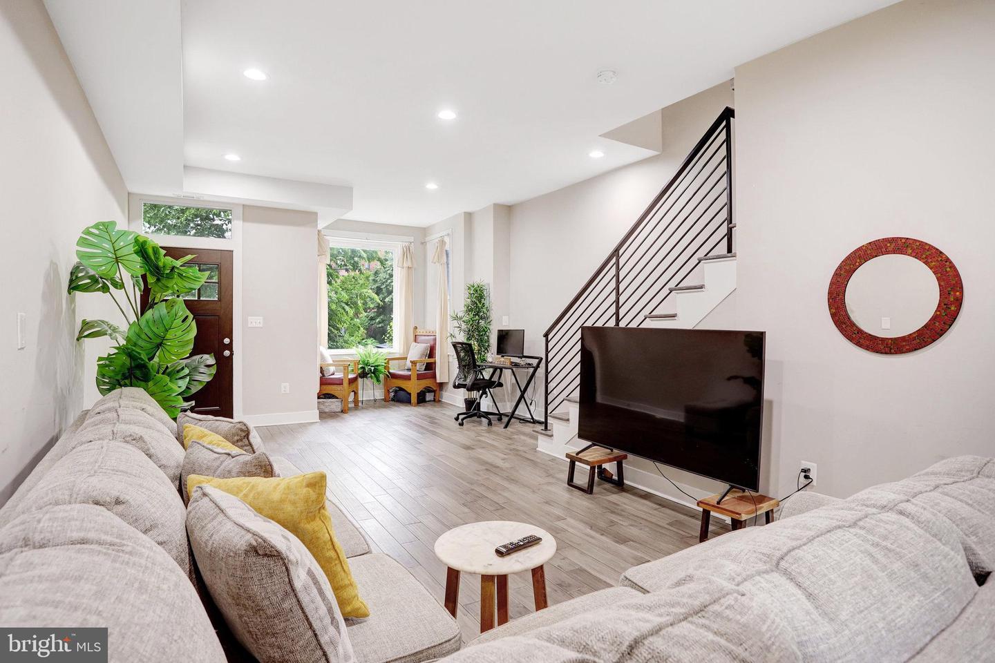 113 R ST NE, WASHINGTON, District Of Columbia 20002, 4 Bedrooms Bedrooms, ,4 BathroomsBathrooms,Residential,For sale,113 R ST NE,DCDC2209280 MLS # DCDC2209280