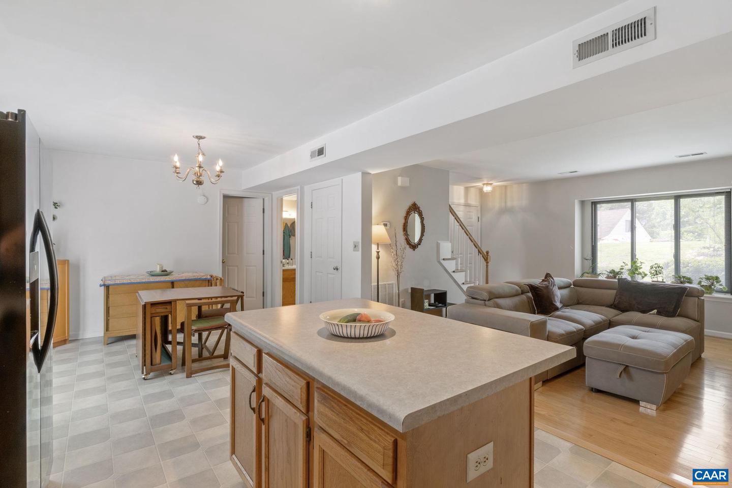 1043 AMBER RIDGE DR, CHARLOTTESVILLE, Virginia 22901, 4 Bedrooms Bedrooms, ,2 BathroomsBathrooms,Residential,For sale,1043 AMBER RIDGE DR,666459 MLS # 666459