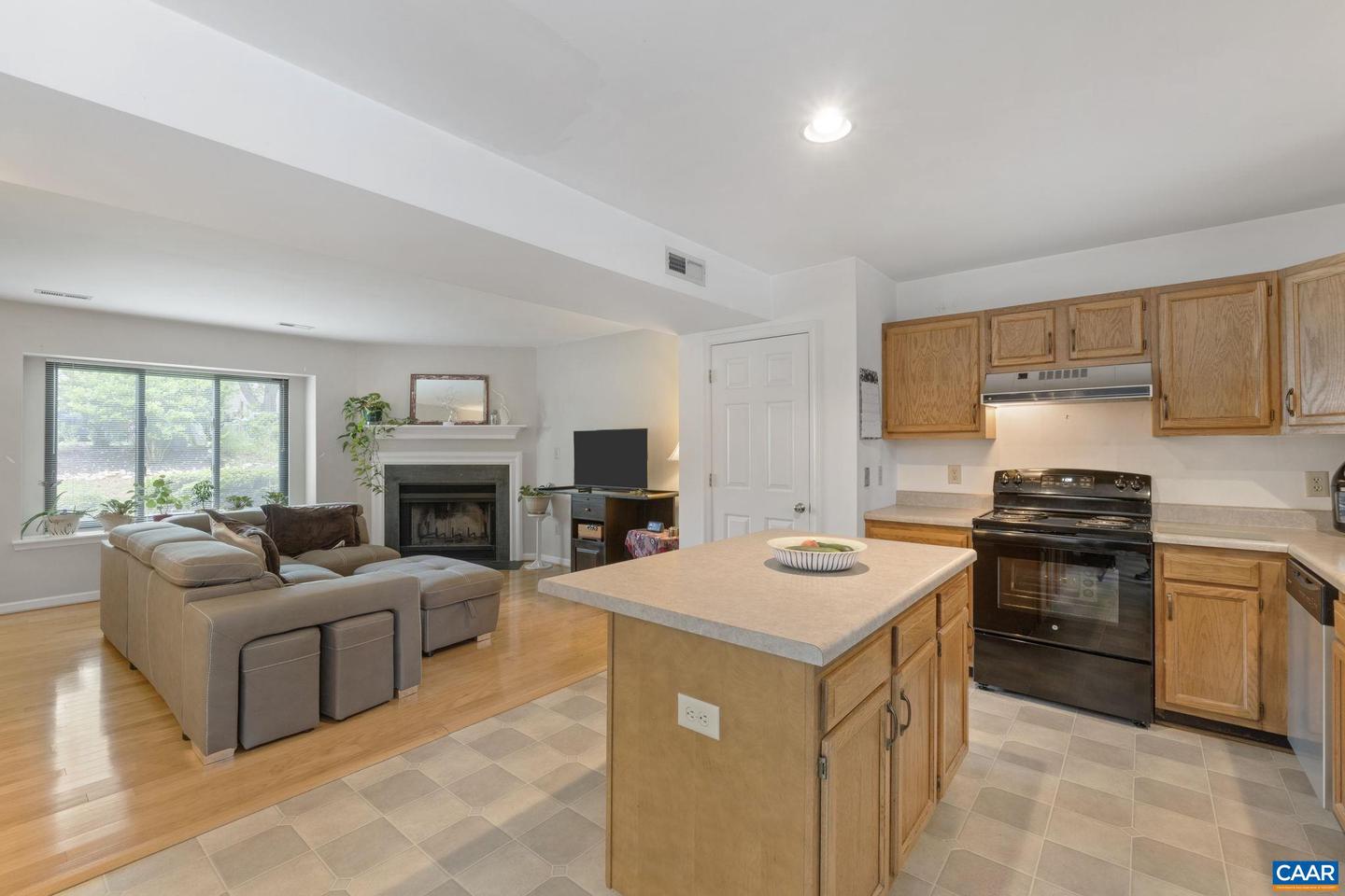 1043 AMBER RIDGE DR, CHARLOTTESVILLE, Virginia 22901, 4 Bedrooms Bedrooms, ,2 BathroomsBathrooms,Residential,For sale,1043 AMBER RIDGE DR,666459 MLS # 666459