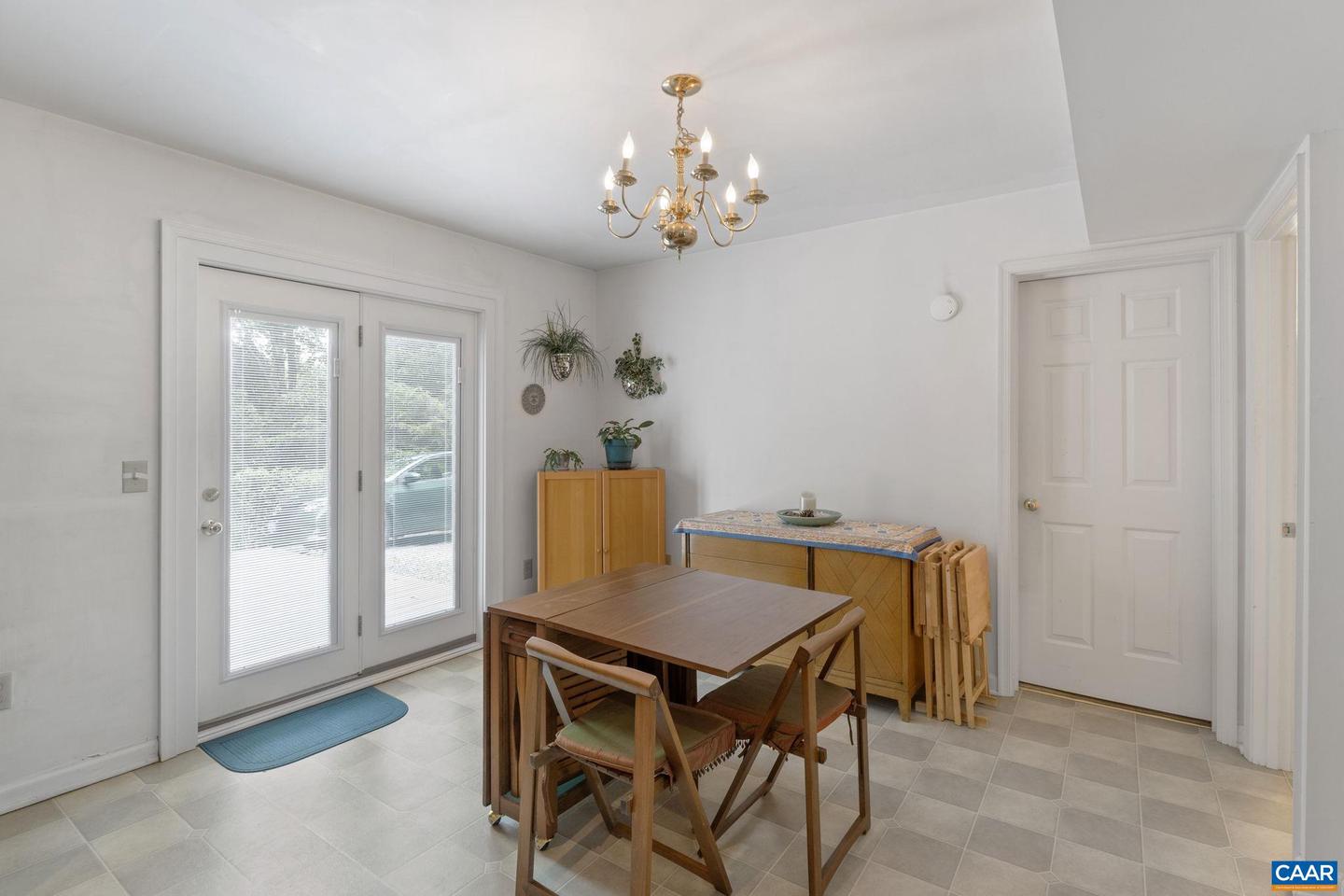 1043 AMBER RIDGE DR, CHARLOTTESVILLE, Virginia 22901, 4 Bedrooms Bedrooms, ,2 BathroomsBathrooms,Residential,For sale,1043 AMBER RIDGE DR,666459 MLS # 666459