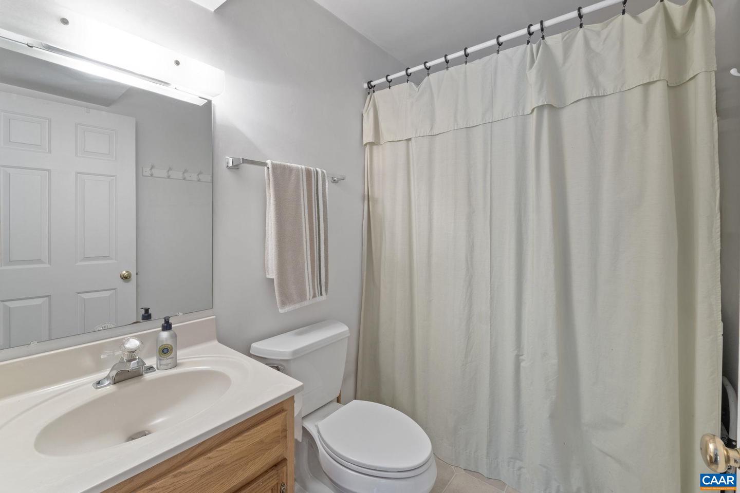 1043 AMBER RIDGE DR, CHARLOTTESVILLE, Virginia 22901, 4 Bedrooms Bedrooms, ,2 BathroomsBathrooms,Residential,For sale,1043 AMBER RIDGE DR,666459 MLS # 666459