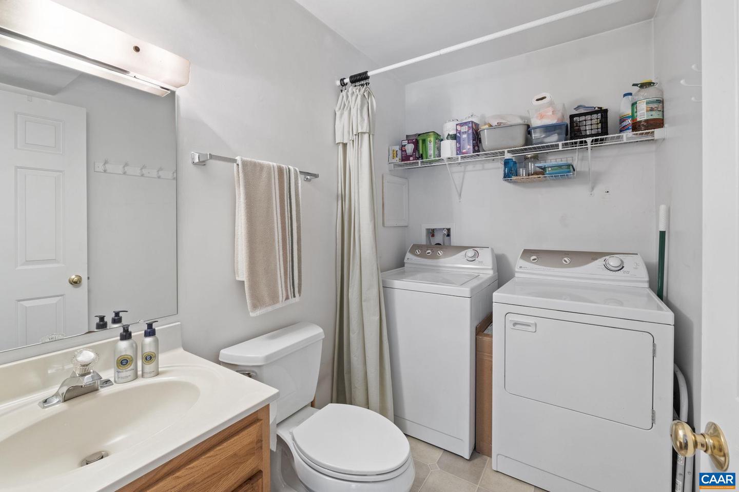 1043 AMBER RIDGE DR, CHARLOTTESVILLE, Virginia 22901, 4 Bedrooms Bedrooms, ,2 BathroomsBathrooms,Residential,For sale,1043 AMBER RIDGE DR,666459 MLS # 666459