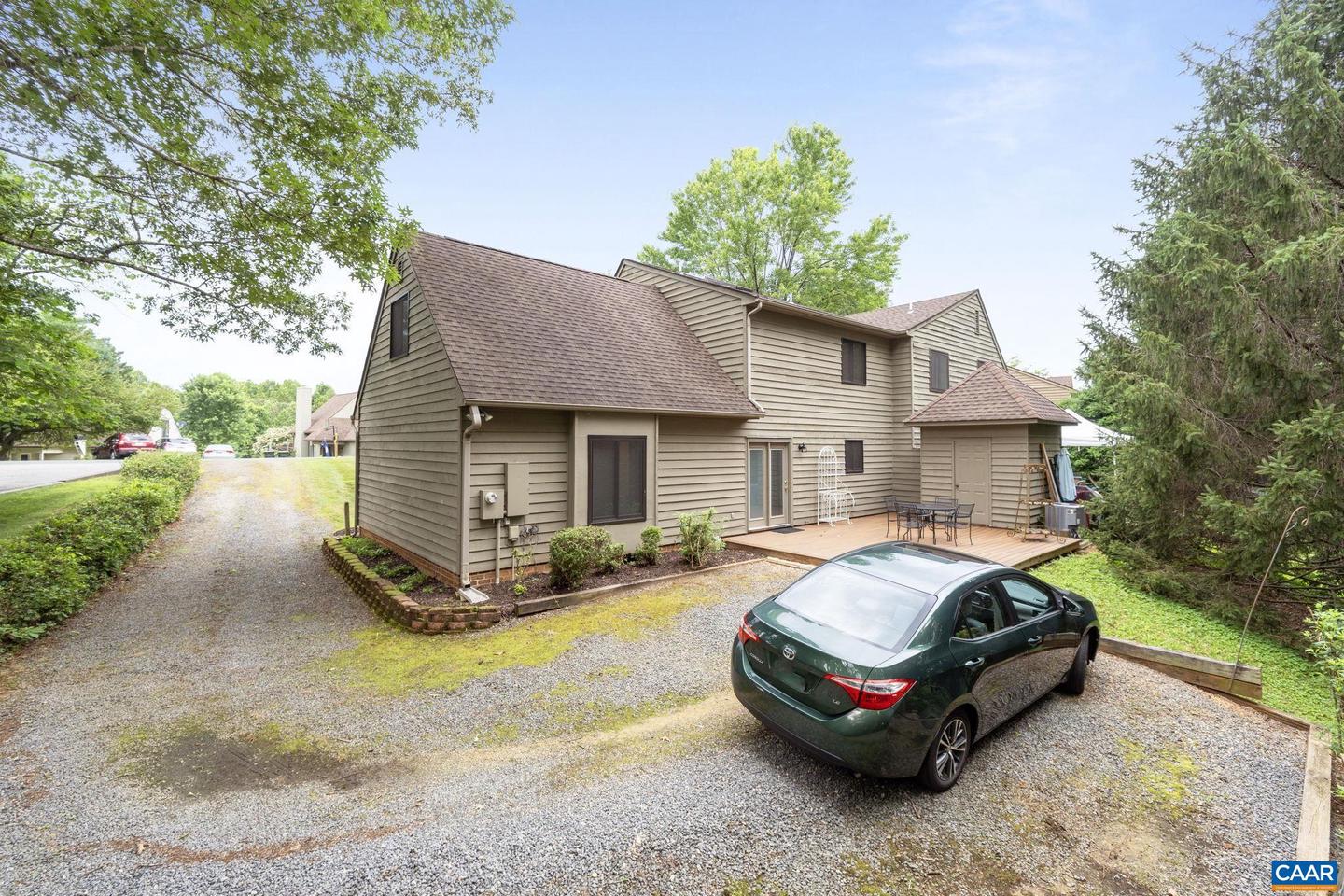 1043 AMBER RIDGE DR, CHARLOTTESVILLE, Virginia 22901, 4 Bedrooms Bedrooms, ,2 BathroomsBathrooms,Residential,For sale,1043 AMBER RIDGE DR,666459 MLS # 666459