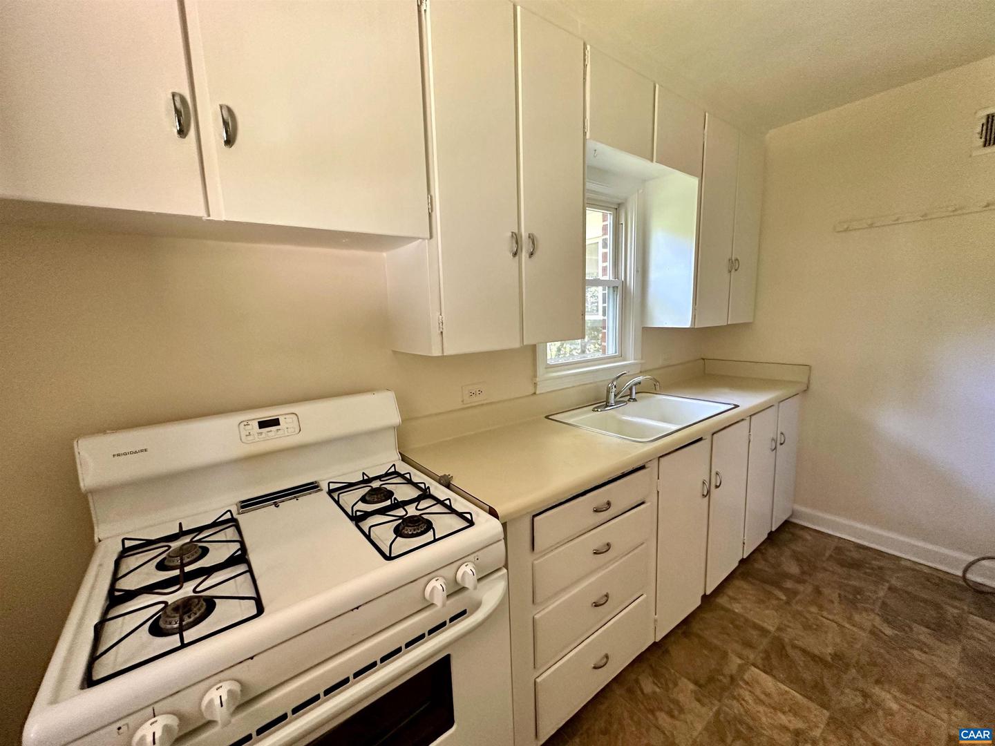1125 PARK ST, CHARLOTTESVILLE, Virginia 22901, 4 Bedrooms Bedrooms, ,2 BathroomsBathrooms,Residential,For sale,1125 PARK ST,666460 MLS # 666460