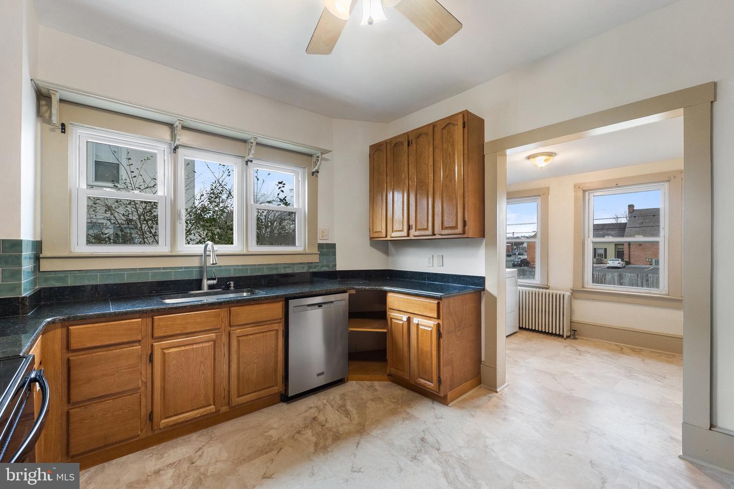 233 VIRGINIA AVE, FRONT ROYAL, Virginia 22630, 5 Bedrooms Bedrooms, 12 Rooms Rooms,2 BathroomsBathrooms,Residential,For sale,233 VIRGINIA AVE,VAWR2011632 MLS # VAWR2011632