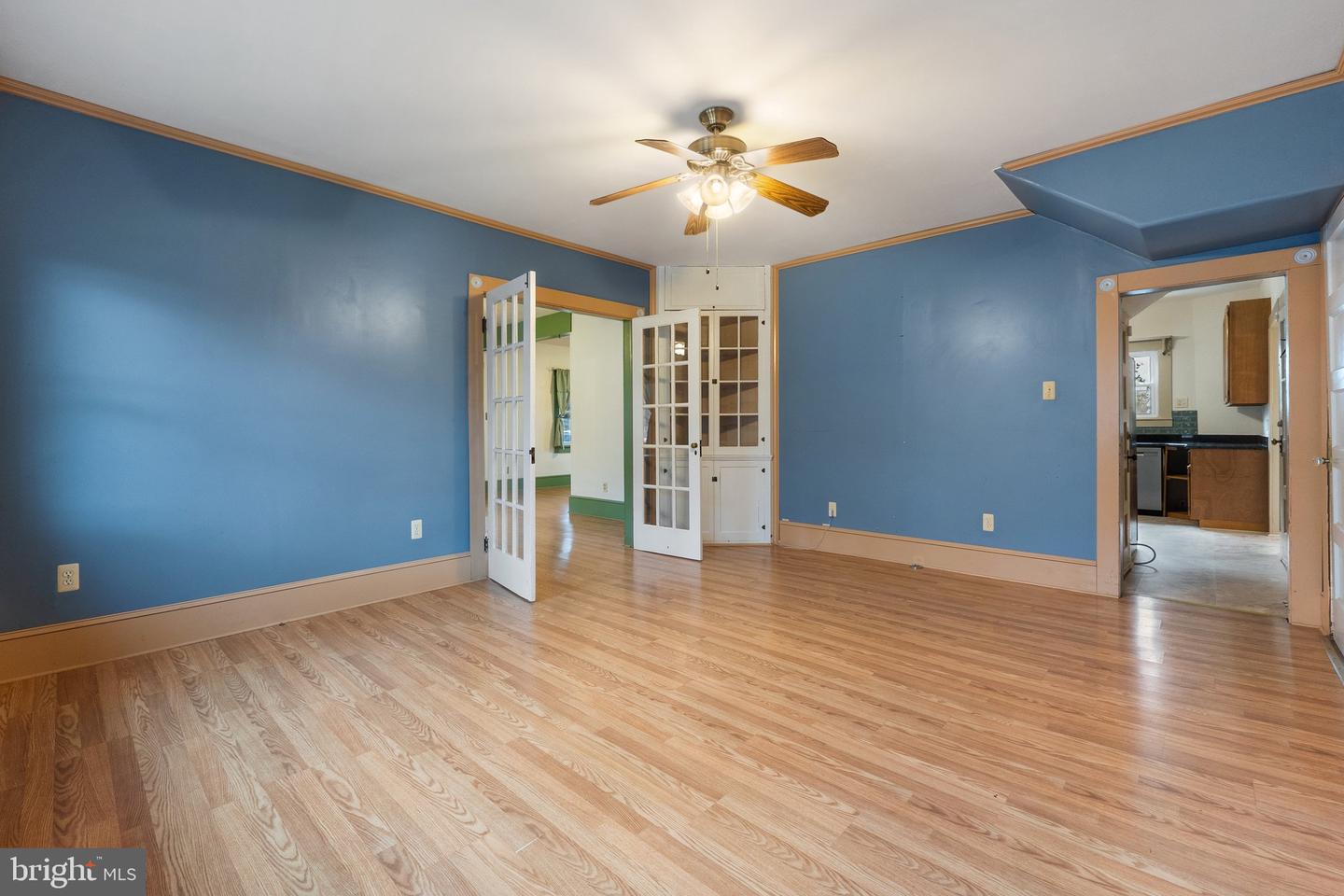 233 VIRGINIA AVE, FRONT ROYAL, Virginia 22630, 5 Bedrooms Bedrooms, 12 Rooms Rooms,2 BathroomsBathrooms,Residential,For sale,233 VIRGINIA AVE,VAWR2011632 MLS # VAWR2011632