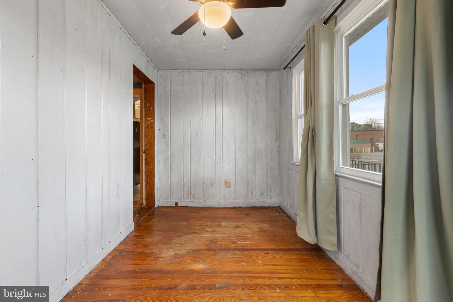 233 VIRGINIA AVE, FRONT ROYAL, Virginia 22630, 5 Bedrooms Bedrooms, 12 Rooms Rooms,2 BathroomsBathrooms,Residential,For sale,233 VIRGINIA AVE,VAWR2011632 MLS # VAWR2011632