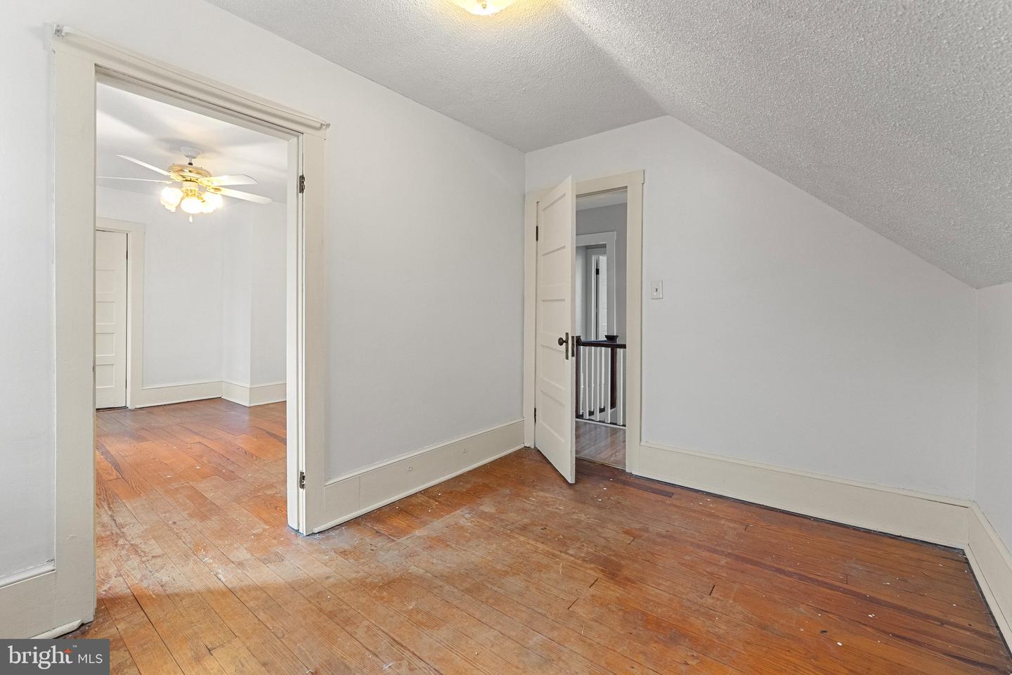 233 VIRGINIA AVE, FRONT ROYAL, Virginia 22630, 5 Bedrooms Bedrooms, 12 Rooms Rooms,2 BathroomsBathrooms,Residential,For sale,233 VIRGINIA AVE,VAWR2011632 MLS # VAWR2011632
