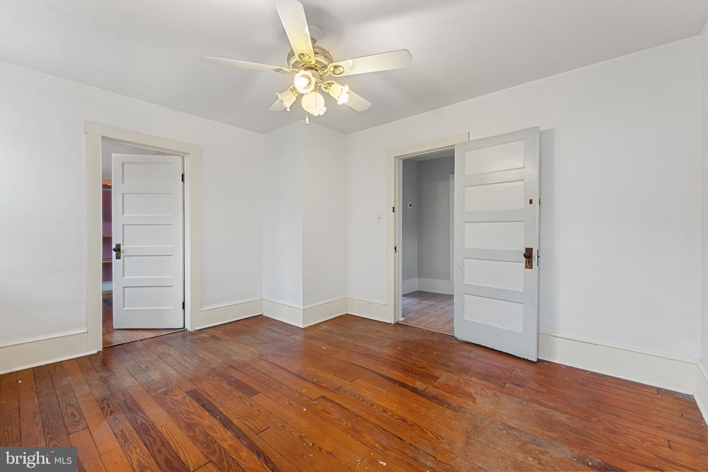233 VIRGINIA AVE, FRONT ROYAL, Virginia 22630, 5 Bedrooms Bedrooms, 12 Rooms Rooms,2 BathroomsBathrooms,Residential,For sale,233 VIRGINIA AVE,VAWR2011632 MLS # VAWR2011632