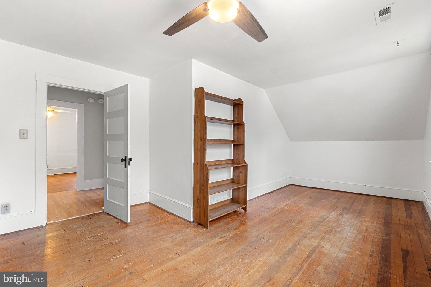 233 VIRGINIA AVE, FRONT ROYAL, Virginia 22630, 5 Bedrooms Bedrooms, 12 Rooms Rooms,2 BathroomsBathrooms,Residential,For sale,233 VIRGINIA AVE,VAWR2011632 MLS # VAWR2011632