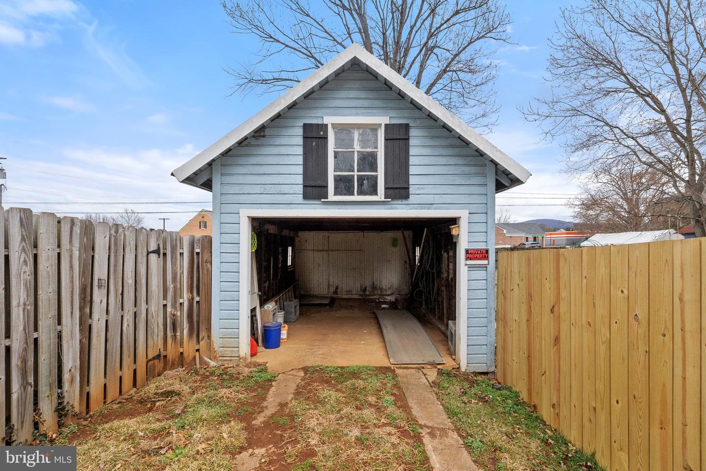 233 VIRGINIA AVE, FRONT ROYAL, Virginia 22630, 5 Bedrooms Bedrooms, 12 Rooms Rooms,2 BathroomsBathrooms,Residential,For sale,233 VIRGINIA AVE,VAWR2011632 MLS # VAWR2011632