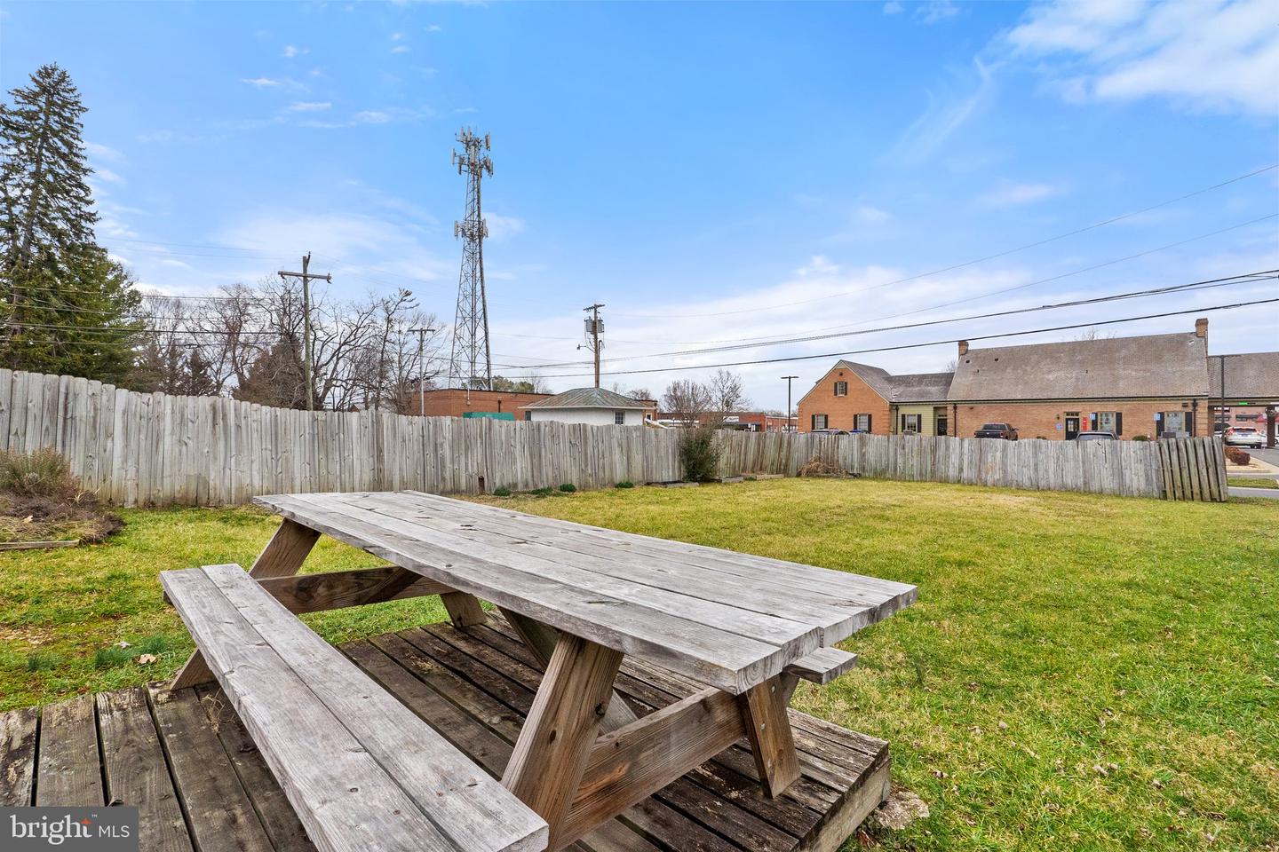 233 VIRGINIA AVE, FRONT ROYAL, Virginia 22630, 5 Bedrooms Bedrooms, 12 Rooms Rooms,2 BathroomsBathrooms,Residential,For sale,233 VIRGINIA AVE,VAWR2011632 MLS # VAWR2011632