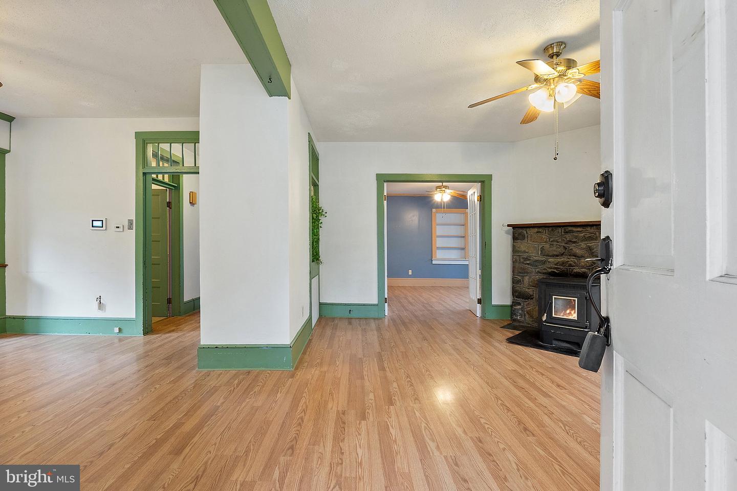 233 VIRGINIA AVE, FRONT ROYAL, Virginia 22630, 5 Bedrooms Bedrooms, 12 Rooms Rooms,2 BathroomsBathrooms,Residential,For sale,233 VIRGINIA AVE,VAWR2011632 MLS # VAWR2011632