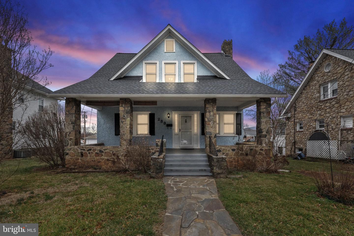 233 VIRGINIA AVE, FRONT ROYAL, Virginia 22630, 5 Bedrooms Bedrooms, 12 Rooms Rooms,2 BathroomsBathrooms,Residential,For sale,233 VIRGINIA AVE,VAWR2011632 MLS # VAWR2011632