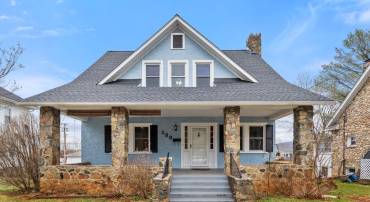 233 VIRGINIA AVE, FRONT ROYAL, Virginia 22630, 5 Bedrooms Bedrooms, 12 Rooms Rooms,2 BathroomsBathrooms,Residential,For sale,233 VIRGINIA AVE,VAWR2011632 MLS # VAWR2011632