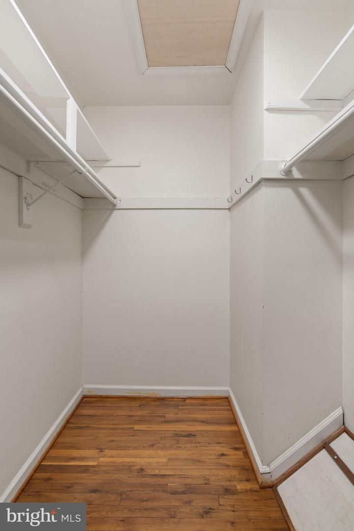6026 HAVERHILL CT, SPRINGFIELD, Virginia 22152, 3 Bedrooms Bedrooms, 8 Rooms Rooms,2 BathroomsBathrooms,Residential,For sale,6026 HAVERHILL CT,VAFX2253840 MLS # VAFX2253840