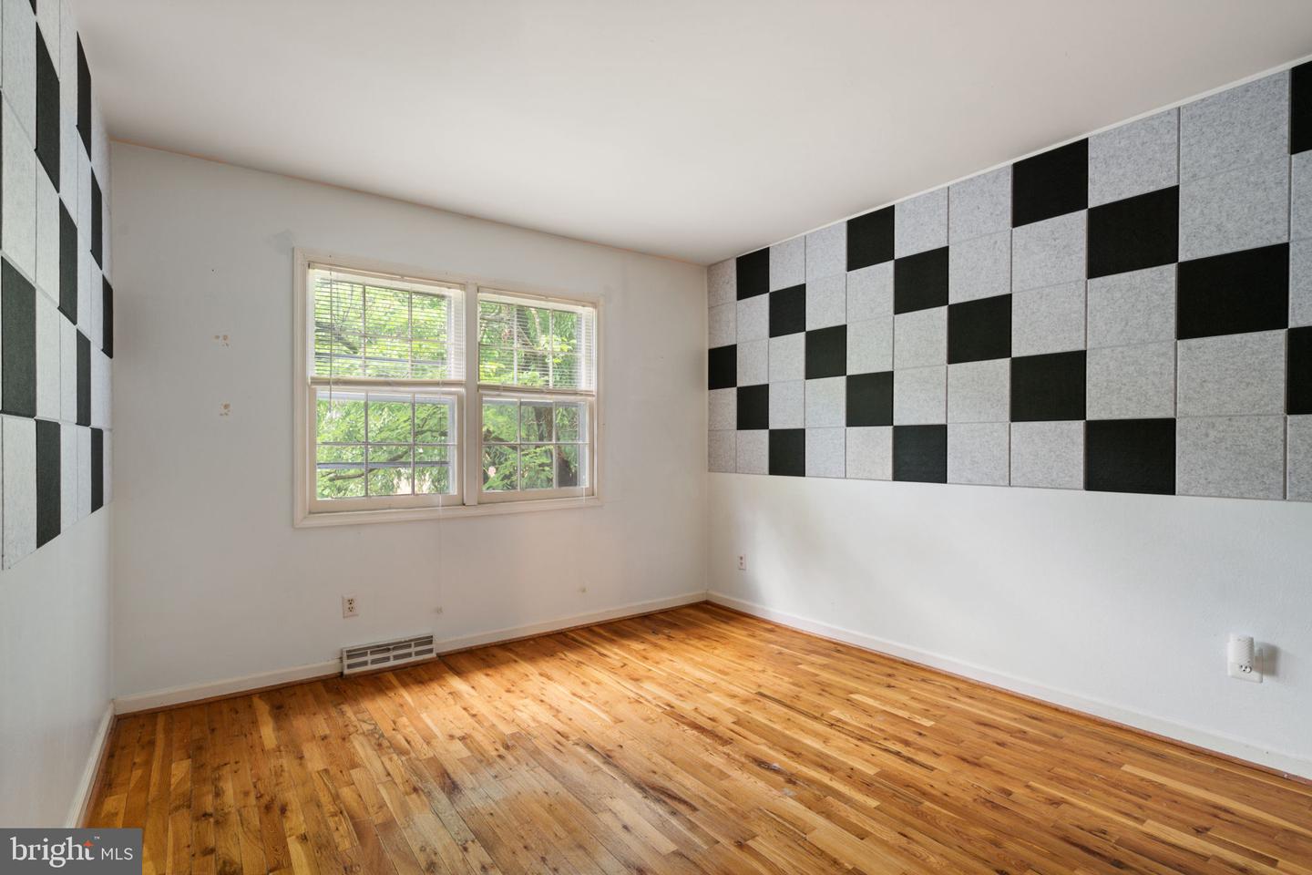 6026 HAVERHILL CT, SPRINGFIELD, Virginia 22152, 3 Bedrooms Bedrooms, 8 Rooms Rooms,2 BathroomsBathrooms,Residential,For sale,6026 HAVERHILL CT,VAFX2253840 MLS # VAFX2253840