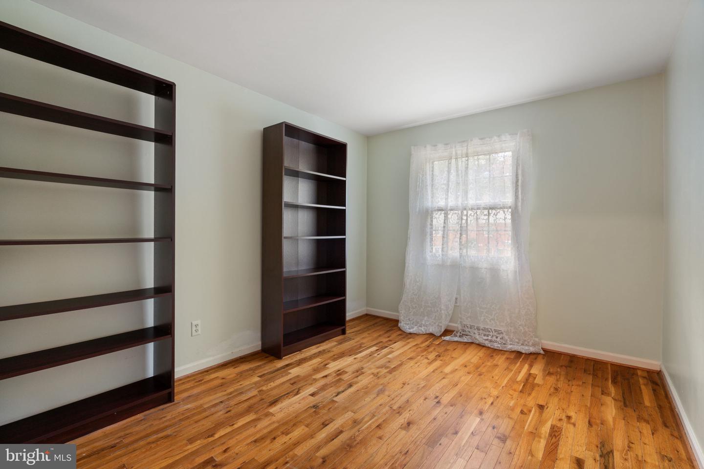 6026 HAVERHILL CT, SPRINGFIELD, Virginia 22152, 3 Bedrooms Bedrooms, 8 Rooms Rooms,2 BathroomsBathrooms,Residential,For sale,6026 HAVERHILL CT,VAFX2253840 MLS # VAFX2253840