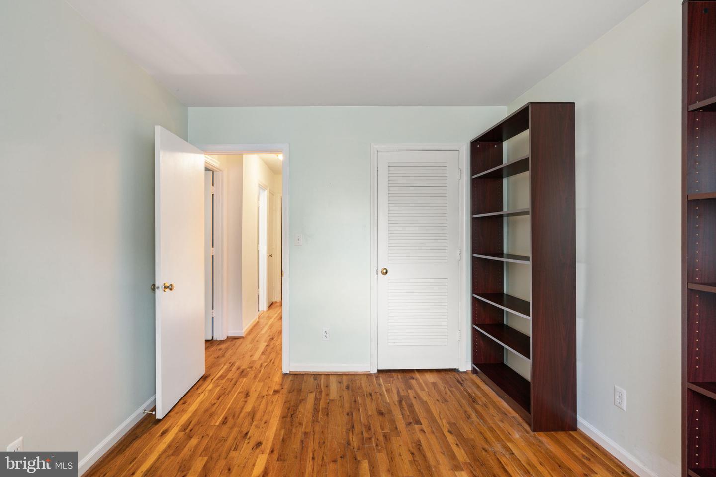 6026 HAVERHILL CT, SPRINGFIELD, Virginia 22152, 3 Bedrooms Bedrooms, 8 Rooms Rooms,2 BathroomsBathrooms,Residential,For sale,6026 HAVERHILL CT,VAFX2253840 MLS # VAFX2253840